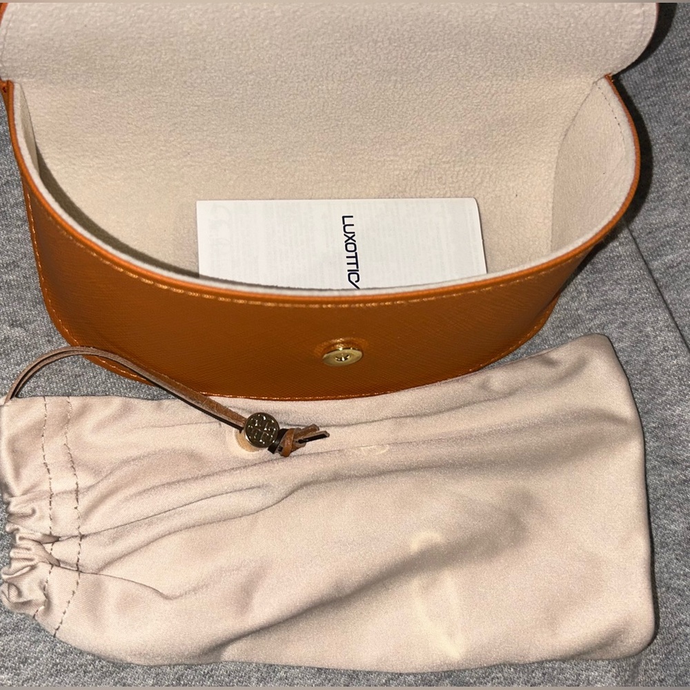 Tory Burch Black Sunglasses - Picture 7 of 8